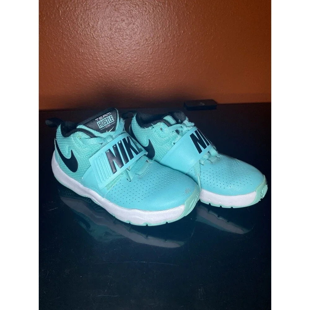 Nike Team Hustle D 8 PS Tropical Twist Blue Youth 1Y Shoes 881942-302 Sneakers